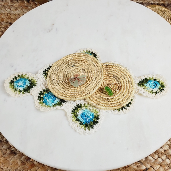 Vintage vtg Handmade white blue green doily - Picture 10 of 11